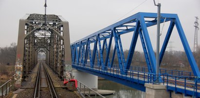 Pociągi już jadą przez nowy most nad Odrą!