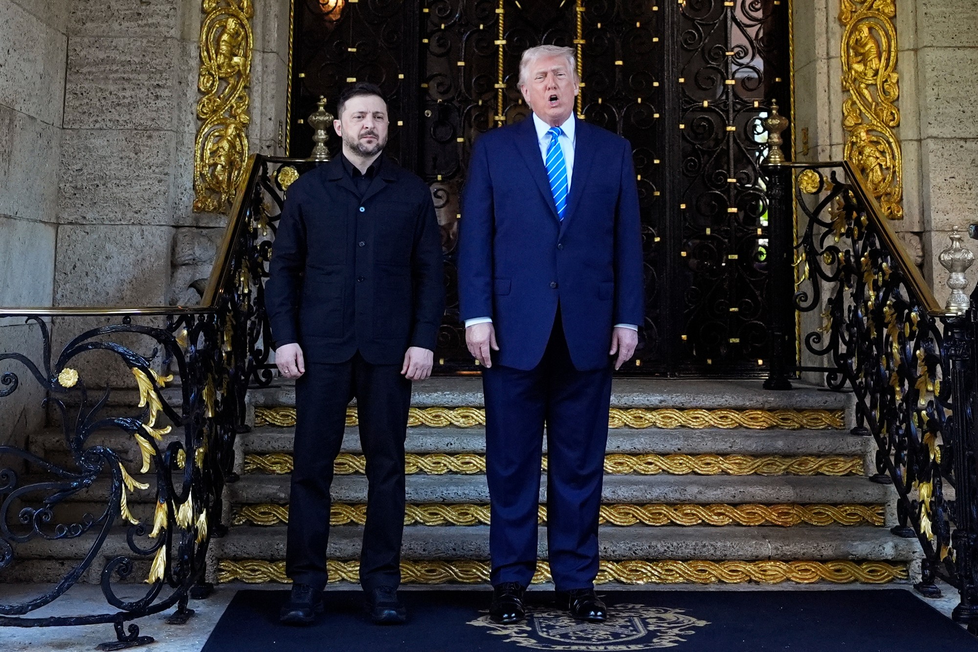 Ukrajinský prezident Volodymyr Zelenskyj počas stretnutia s americkým prezidentom Donaldom Trumpom v sídle Mar-a-Lago na Floride.