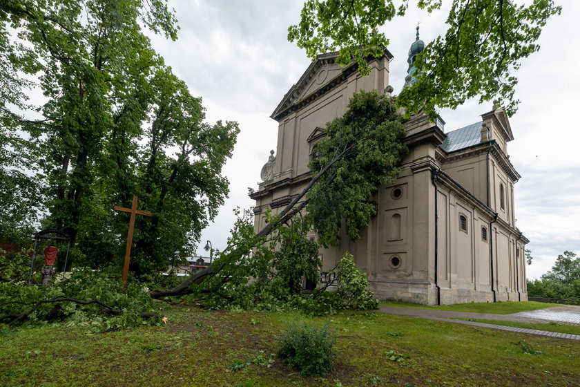 Nawałnica przeszła przez Koniecpol trzy razy w ciagu doby. Poczyniła ogromne zniszczenia