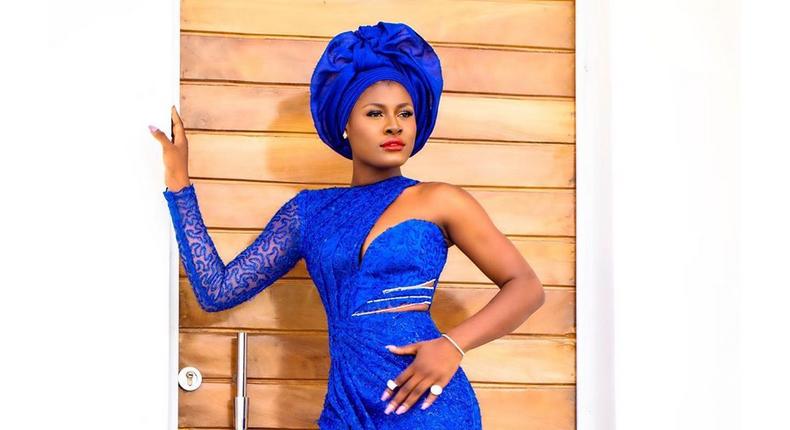 BB Naija Alex slays in aso-ebi style [Credit: Instagram/ Alex Unusual]