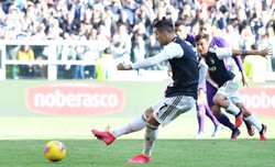 Liga włoska: Dwa karne Ronaldo, dwa razy Polak wyciągał piłkę z siatki