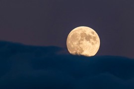 Spremite se, STIŽE PUN MESEC U LAVU i uzburkaće strasti! Niko neće biti pošteđen, a ova 4 znaka očekuju dramatične promene