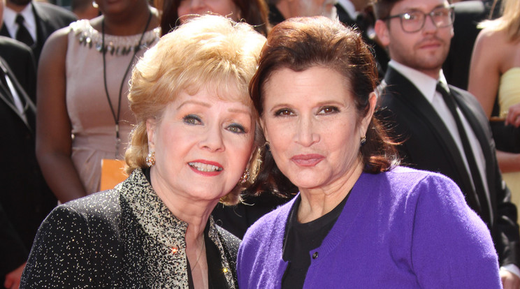 Felálíltották Debbie Reynolds és Carrie Fisher sírkövét / Fotó: Northfoto