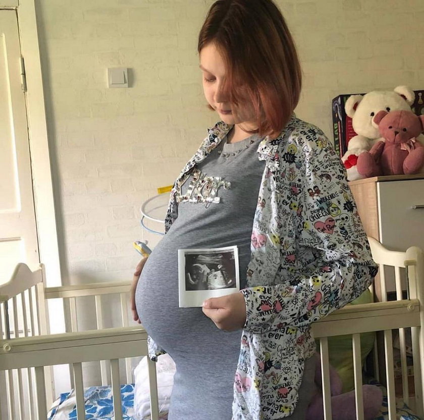 Rosja: zaszła w ciążę jako 13-latka. Opowiada o porodzie