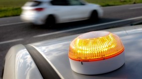 Od 1 stycznia nowe obowiązkowe wyposażenie auta. Rezygnują z trójkątów