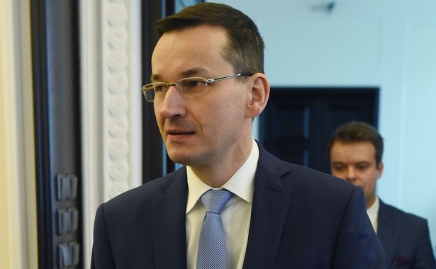 Morawiecki pisze opinię i przyznaje: Ustawa o podatku od sprzedaży detalicznej uderzy w małe sklepy