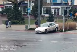 Kierowca dziwnie się zachowywał. Operator monitoringu wezwał policję [WIDEO]