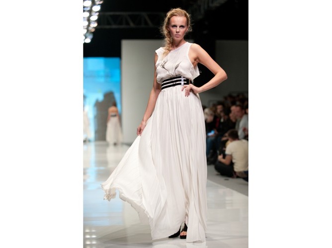 NATASHA PAVLUCHENKO - pokaz kolekcji wiosna/lato 2012 na Fashion Week Poland Łódź.
