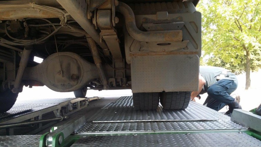 Przewoził butle z gazem w ciężarówce bez hamulców