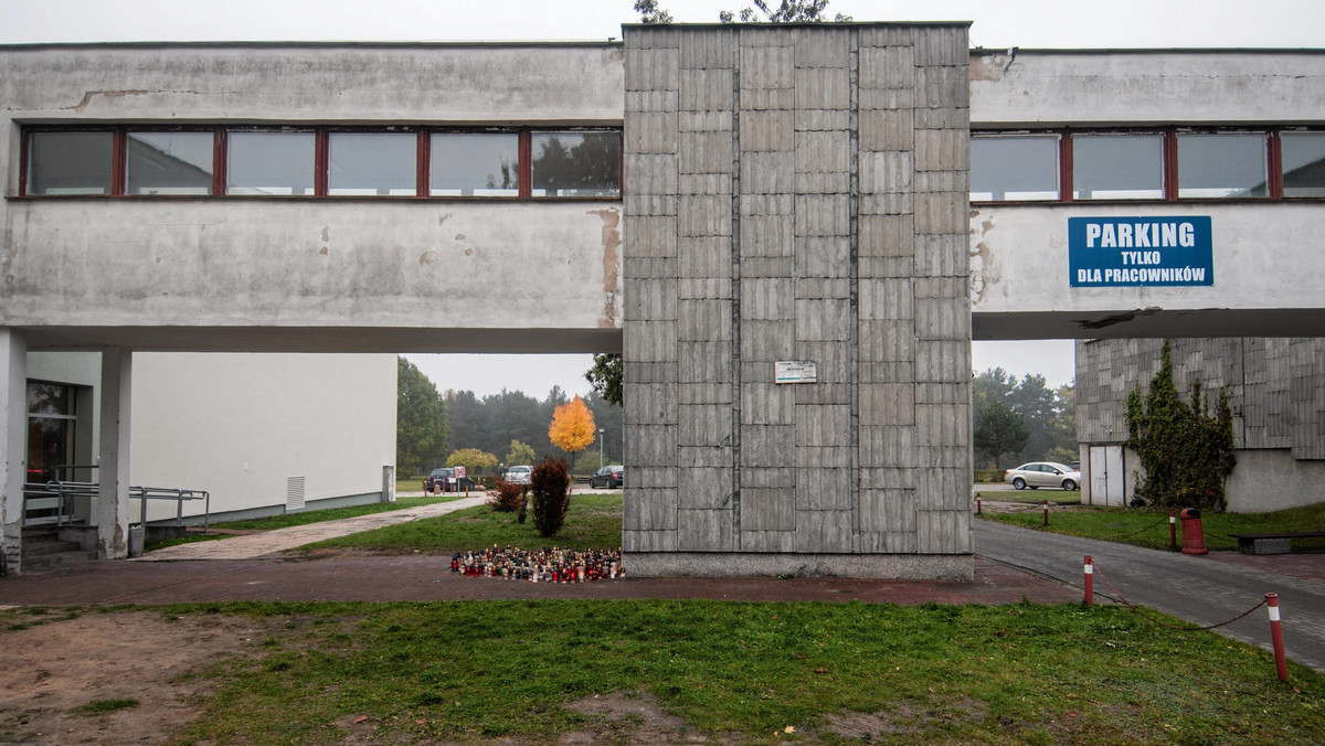 Kolegium Elektorów Uniwersytetu Technologiczno-Przyrodniczego w Bydgoszczy nie odwołało dzisiaj rektora prof. Antoniego Bukaluka. Wniosek o odwołanie, który pozytywnie zaopiniował wcześniej senat uczelni, miał związek z tragedią na otrzęsinach, której skutkiem była śmierć trojga studentów.