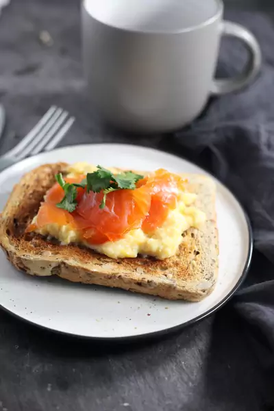 Przepis na jajecznicę / Scott Eckersley Unsplash