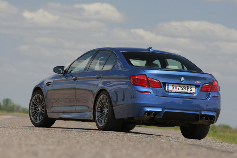 BMW M5: wirtuoz driftu i nie tylko
