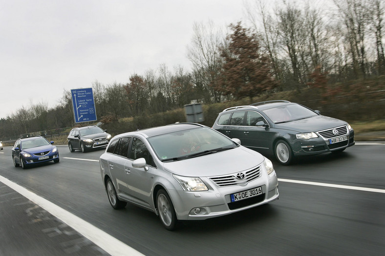 Ford Mondeo kontra Mazda 6, Volkswagen Passat i Toyota Avensis - które kombi z dieslem jest najlepsze?