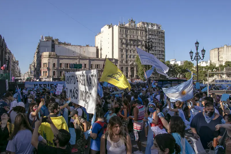 Przeciwnicy złagodzenia prawa do aborcji przed kongresem w Buenos Aires