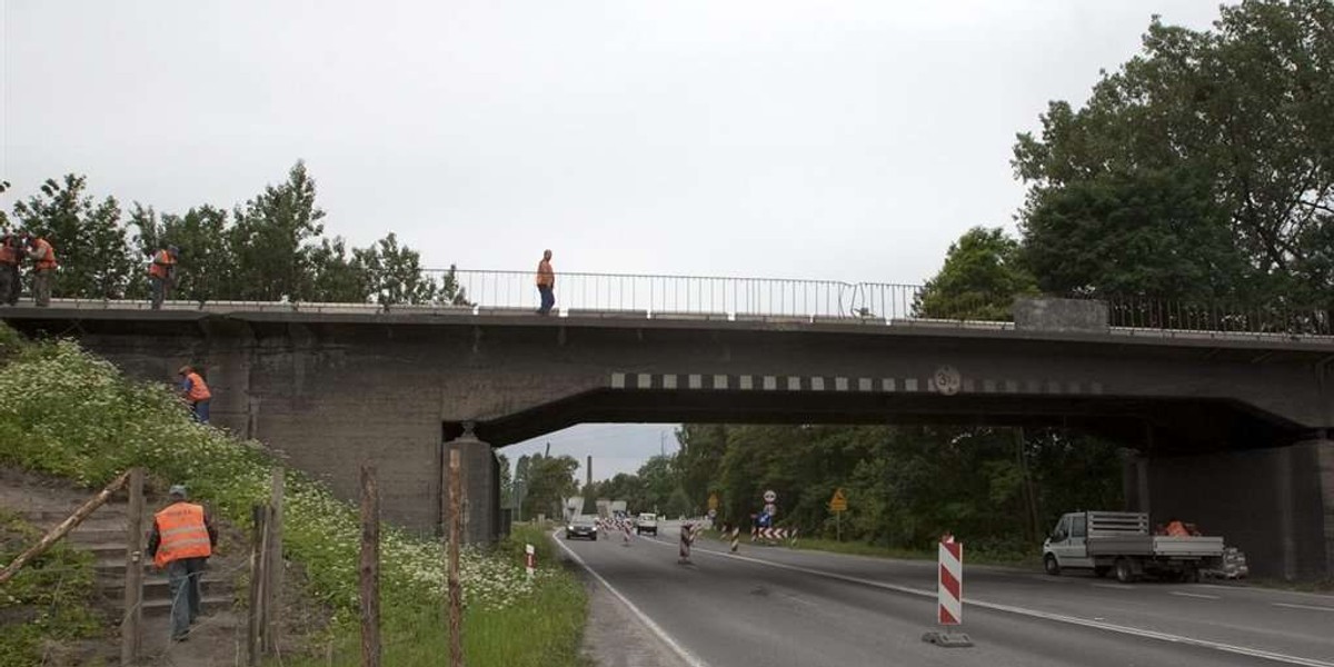 Uwaga kierowcy! W Gliwicach trwa trzymiesięczny remont wiaduktu. Trasa do Wrocławia i Strzelec Opolskich wydłuża się o kilka kilometrów.