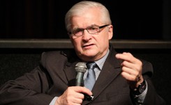 Walka z pedofilią czy rewolucja w Kodeksie karnym? Cimoszewicz: To droga donikąd