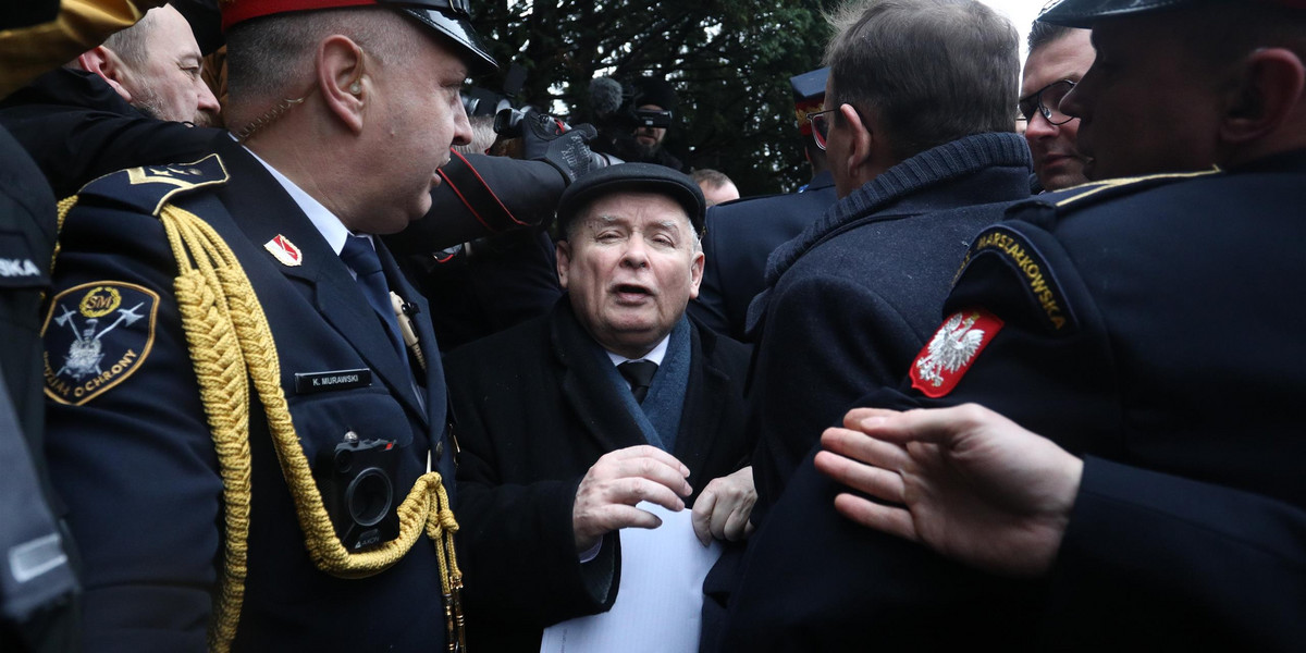 To as w rękawie Kaczyńskiego? Mowa o "specjalnym dokumencie".