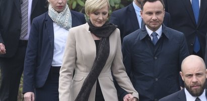 Andrzej Duda płaci żonie. Za co?!