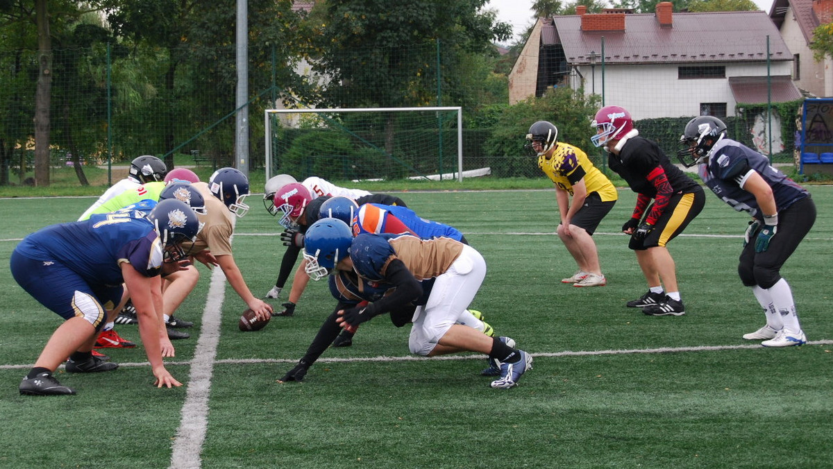 Kraków Football Kings przeprowadzili otwarty trening "skills day". Były to zajęcia koncentrujące się na poprawie technicznych elementów footballu amerykańskiego i skierowane do wszystkich zawodników, zawodniczek i trenerów w Polsce niezależnie od prezentowanego poziomu.