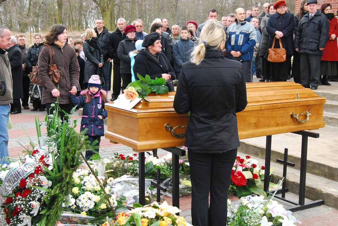 Ksiądz nie zgodził się, by trumnę z ciałem Daniela umieścić w kościele. Fot. archiwum prywatne