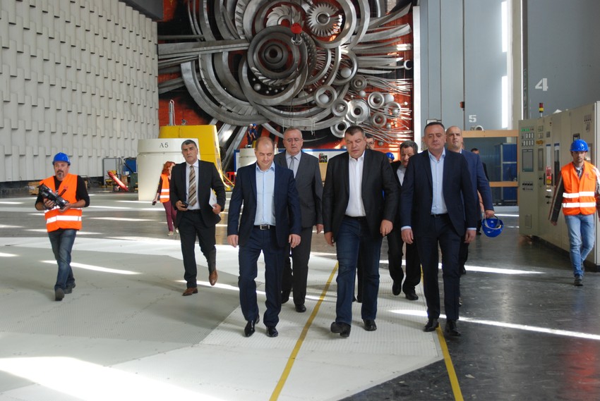  Ministar Aleksandar Antić, Milorad Grčić v.d. direktora EPS-a i Radmilo Nikolić, direktor u HE Đerdap 1