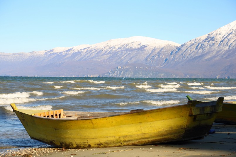 Jezioro Ohrid zimową porą robi niesamowite wrażenie