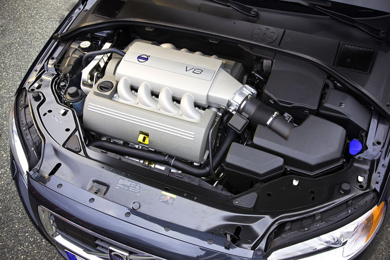 Volvo S80: nowy 5-cylindrowy diesel z dwoma turbosprężarkami pełniący normę Euro 5