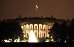 "Dwa wybuchy w Białym Domu. Obama ranny". Hakerzy zaatakowali