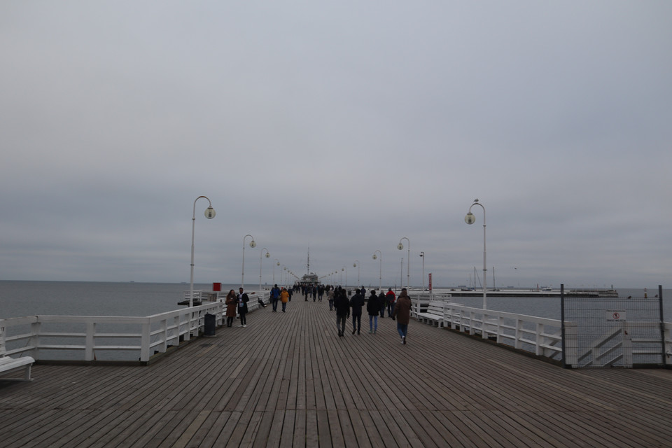 Sobota w Sopocie. Mieszkańcy spacerowali na molo i plaży