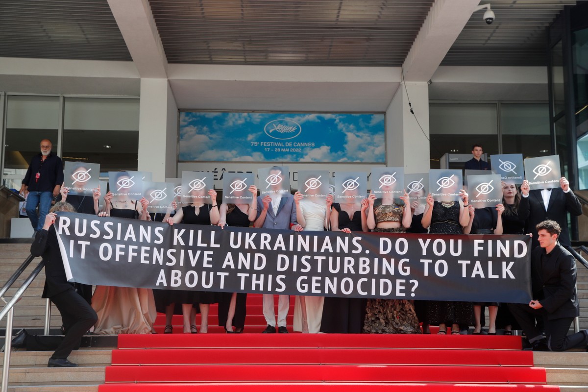 Protest podczas festiwalu w Cannes 2022