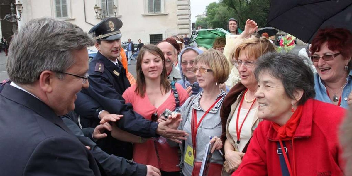 Prezydent jest już w Rzymie, szefa PiS nie będzie