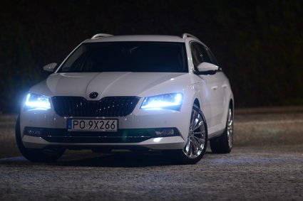 Skoda Superb 2.0 TSI 220 KM - czy stateczne auto może wyzwolić emocje?