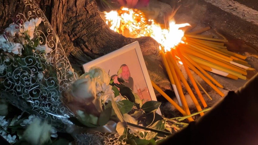 Građani su na mestu ubistva bračnog para u Arilju odavali počast