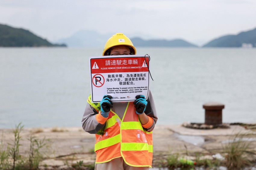 Sklanjajte se | Foto: MAY JAMES/EPA/Shutterstock