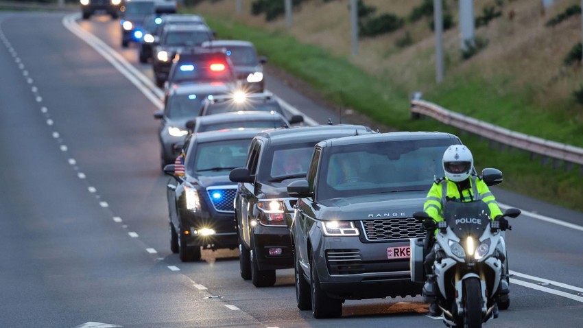 Kolona automobila u kojoj je i vozilo američkog predsednika zvano Zver | Foto: PA Media