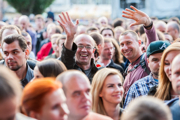 Koncert Kraftwerk - Poznań Malta Festival - publiczność (fot. Monika Stolarska /Onet)