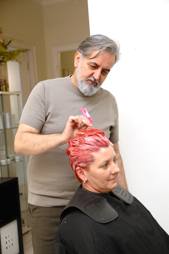 Kosa je ostavljena lagana i prirodna