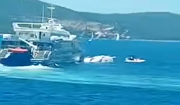 Sudar katamarana i jedrilice kod Šolte