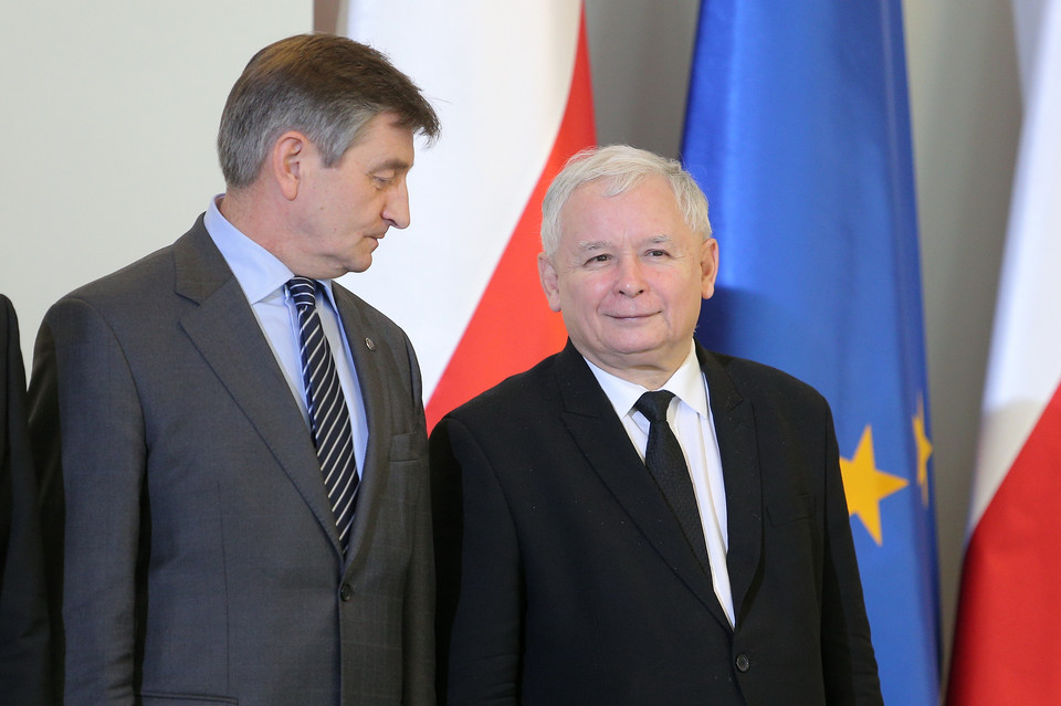 Jarosław Kaczyński (na zdjęciu z Markiem Kuchcińskim)