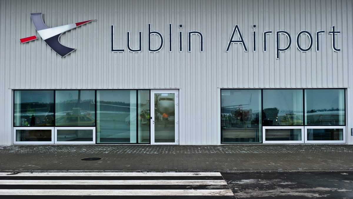 W minionym miesiącu lotnisko wykonało 366 operacji lotniczych, czyli o ponad 140 więcej niż w kwietniu. Odprawiono 18 666 pasażerów, dla porównania w kwietniu o 2 tysiące mniej - informuje Radio Lublin.