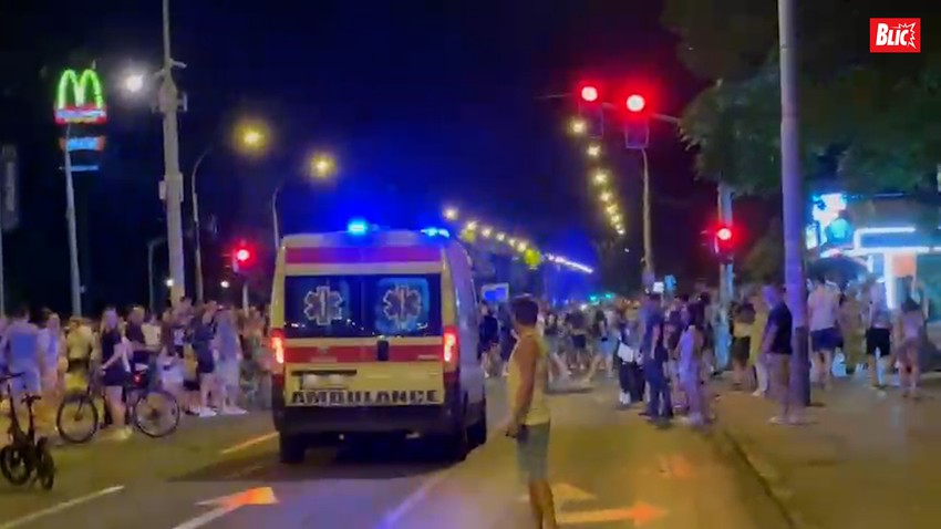 Hitna pomoć prolazi kroz blokade