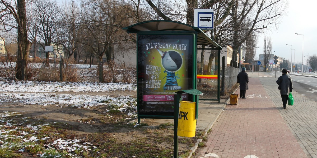 Do bulwersującego zdarzenia doszło na przystanku autobusowym na Bałutach w Łodzi. 