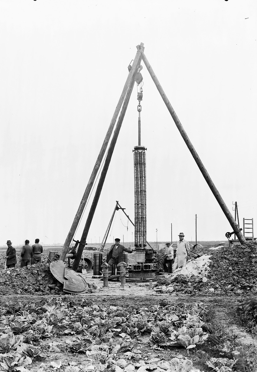 Wiercenie studni na terenach wodonośnych, lata 20,30 XX w 