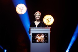 Kolejna metamorfoza Moniki Richardson. "Remont fryzurki" [FOTO]