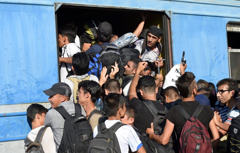 Imigranci na stacji Gevgelija w Macedonii