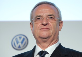 Martin Winterkorn prowadzi Volkswagena do zwycięstwa