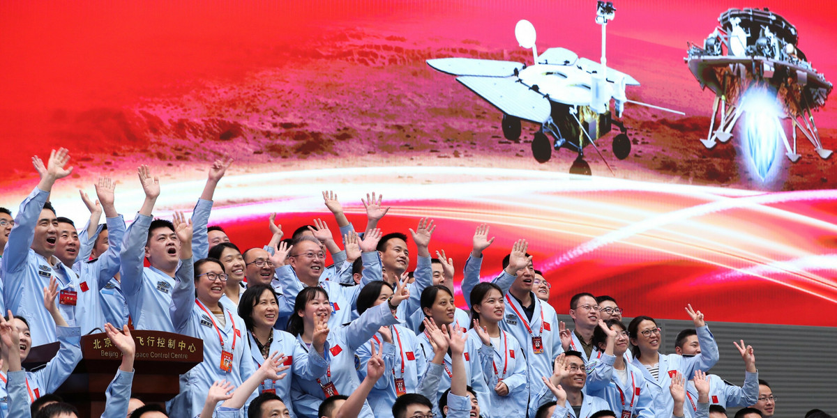 Chiny stały się pierwszym krajem świata, któremu udało się przeprowadzić orbitowanie, lądowanie i wypuszczenie łazika na Marsa w ramach swojej pierwszej misji marsjańskiej.