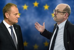 tusk, legutko, pis, skarga, ue