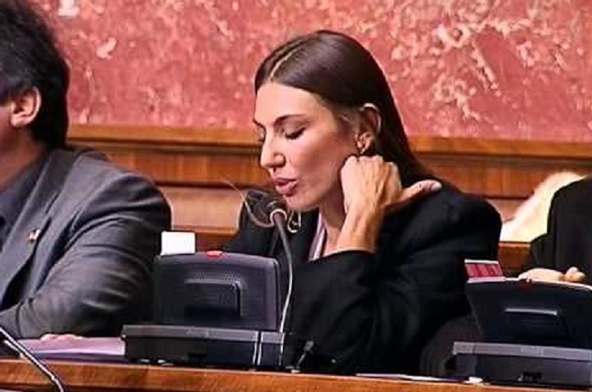 Nevena Adžemović - od pevačice do poslanice