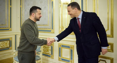 Tak zachowywał się Sikorski w Ukrainie. "Rozstawienie nóg, rozstawienie stóp". Ekspert od razu to zauważył!